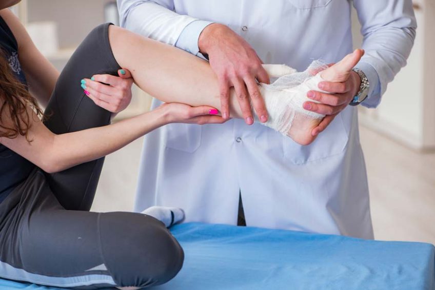 What's the Difference Between an Ankle Sprain & Fracture?